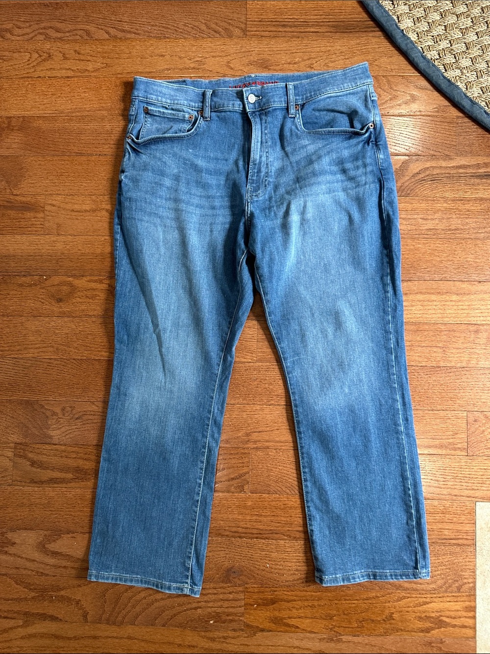 Lucky Brand Men's 223 Straight Jeans in Blue Denim
